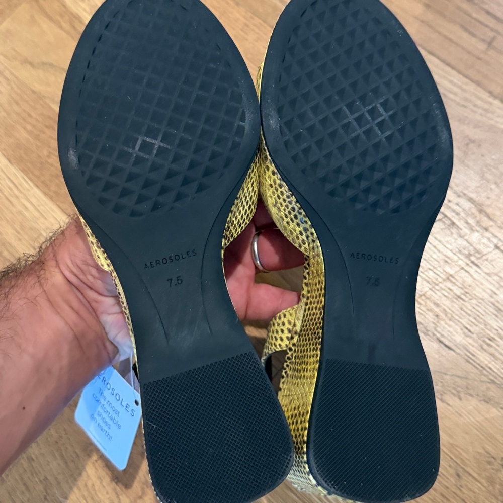 AEROSOLES Nixon Yellow Snakeskin Sandals nwt size 7.5 - Picture 8 of 12
